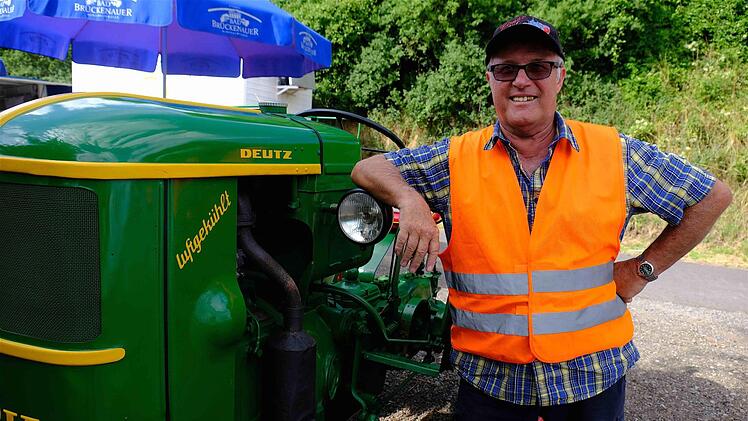 Elmar Metzung mit seinem luftgekühlten Deutz.Foto: Gerd Schaar