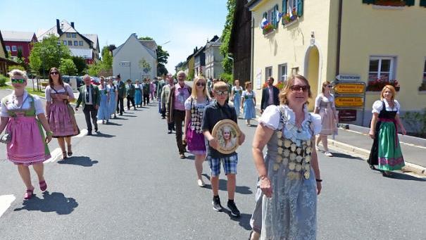 Blick auf den Umzug zum Pressecker Schützenfest Foto: Klaus-Peter Wulf