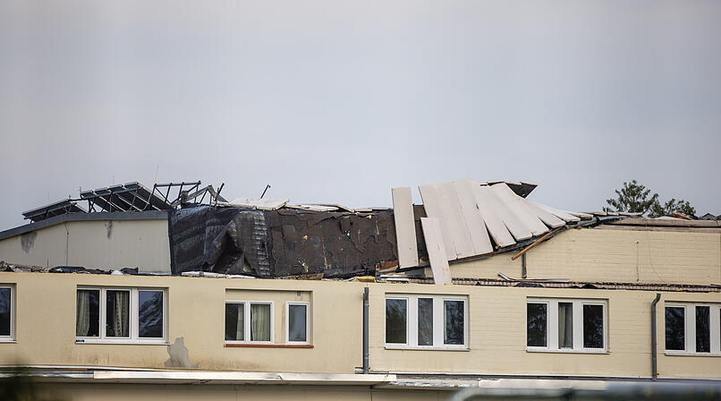 Das Dach der Lagerhalle war aktu einsturzgef&auml;hrdet.