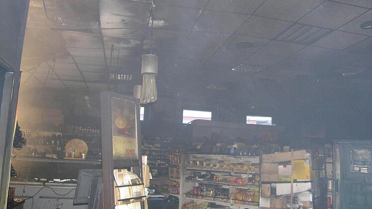 Der Bioladen in der Kellerstraße in Höchstadt brannte völlig aus. Foto: Andreas Dorsch