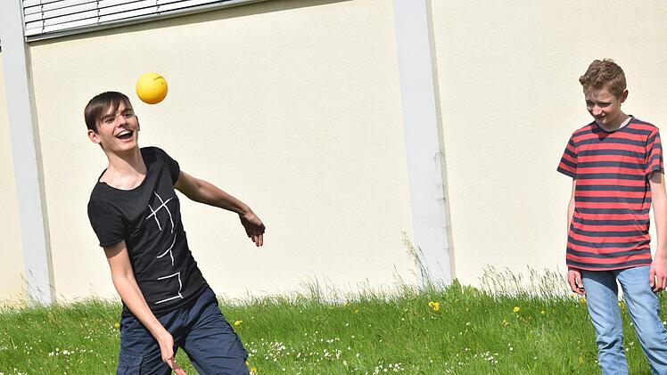 Spikeballspielen Foto: Daniela Pondelicek