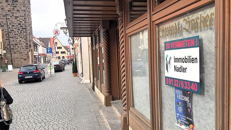 Ein Leerstand, der dem Innenstadtbesucher lange ins Auge fiel: Der Laden des Altstadtbäckers steht lange leer, aber es gibt zumindest einen neuen Eigentümer.