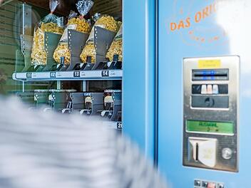 Der Automat der Familie Teuchgräber ist einfach zu bedienen.