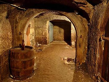 Tief unter dem Kellerberg führen lange Stollen zu den Gewölben, in denen früher wie heute Bier gelagert wurde. Foto: privat