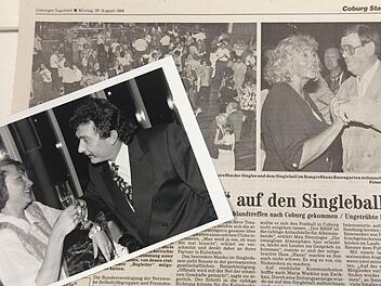 Single-Prominenz beim Ball und ein Pärchen, das sich gefunden hat. Der MDR zeichnete seine Sendung "Je t'aime -wer mit wem" auf. Foto: C.Lehmann