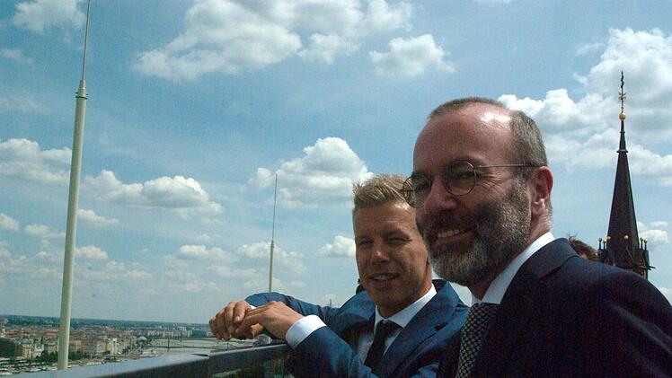 Weber und Orbans Herausforderer Magyar in Budapest