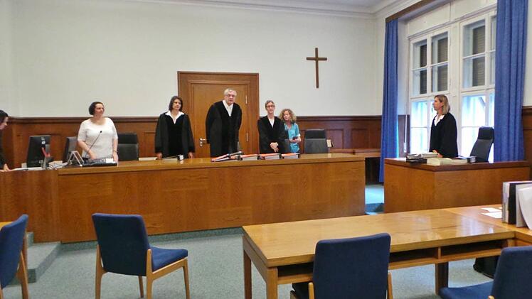 Prozess in Nürnberg: Arzt soll Patientinnen missbraucht haben Foto: Nikolas Pelke