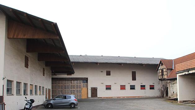 Diese Gebäude im Hinterhof der früheren Metzgerei müssen weichen.  Foto: Andreas Dorsch