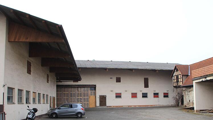 Diese Gebäude im Hinterhof der früheren Metzgerei müssen weichen.  Foto: Andreas Dorsch