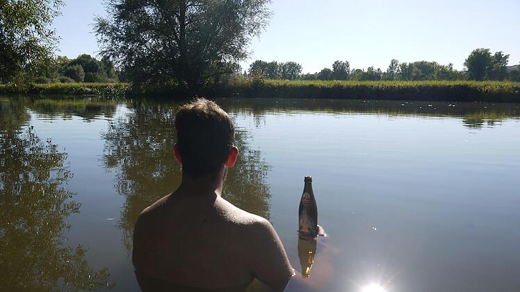 Chillig: Die Itz im Coburger Land eignet sich stellenweise auch als Badegewässer - aber nur auf eigene Gefahr.Berthold Köhler