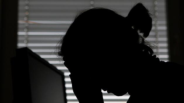 Depressive Menschen sprechen anders, die verwenden andere Wörter als gesunde Menschen. Foto:  Marijan Murat/dpa