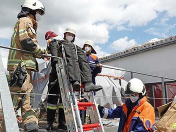 Auch in extremen Notsituationen ist die Sicherheit erstes Gebot, etwa bei der Rettung einer bewusstlosen Person.