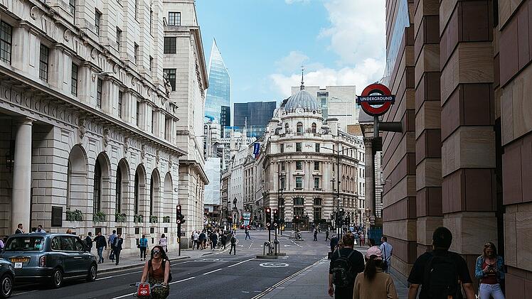 Seit der Einführung der Maut in London nahm der Verkehr ab.