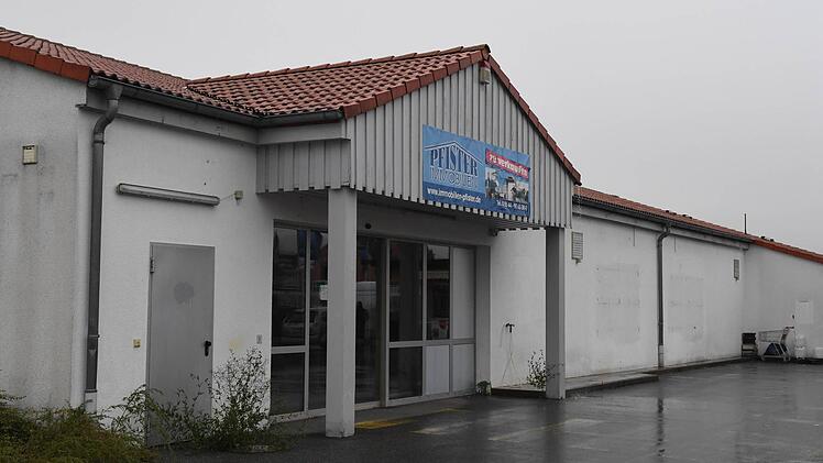 Auch der ehemalige Rewe am Kreisel im Brandäcker steht leer. Foto: Ronald Rinklef
