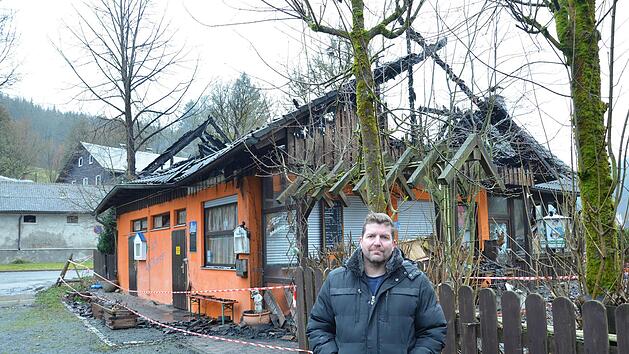 Frank Hertl steht vor den Trümmern seiner Existenz. Foto: Sandra Hackenberg