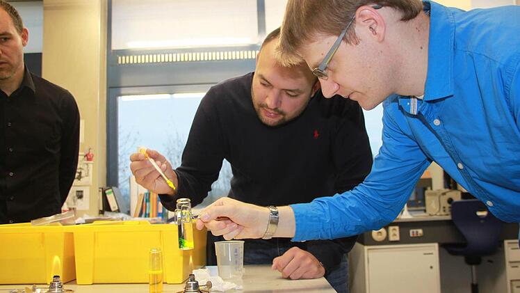 Praktische Ausbildung für angehende Physiklehrer an der Realschule Kulmbach. Foto: Dagmar Besand