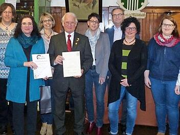 Zu sehen sind die Chormitglieder Isabell Walter (von links), Manuela Schmidt, Elke Hofmann, Heidi Weinkauf, Josef Pflaum, Petra Diwok, Peter Märkel, Birgid Zoeke, Christina Loskarn und Hannelore Kohler. Foto: privat