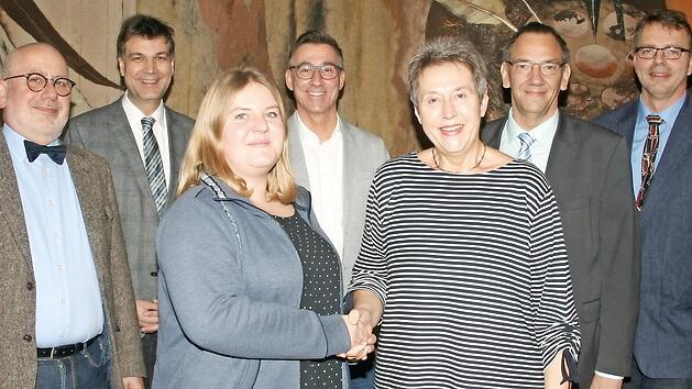 Abschied aus der Diakonie Coburg nach &uuml;ber vier Jahrzenten (von links): Franz K. Sch&ouml;n, Dekan Stefan Kirchberger, Lisa Kober, Sozialamtsleiter Holger Dietz, Sonja Vettermann, Thomas Nowak und Abteilungsleiter Ulrich von Brockdorff Foto: Martin Rebhan