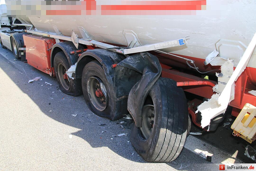 Unfall auf A73 bei Buttenheim: Lkw umgekippt