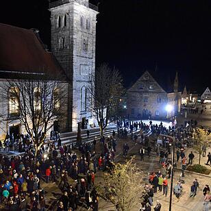 Hunderte demonstrieren in Altdorf gegen Islamfeindlichkeit