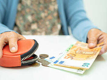 Geld, Rente, Witwenrente, Euro, Nachlass