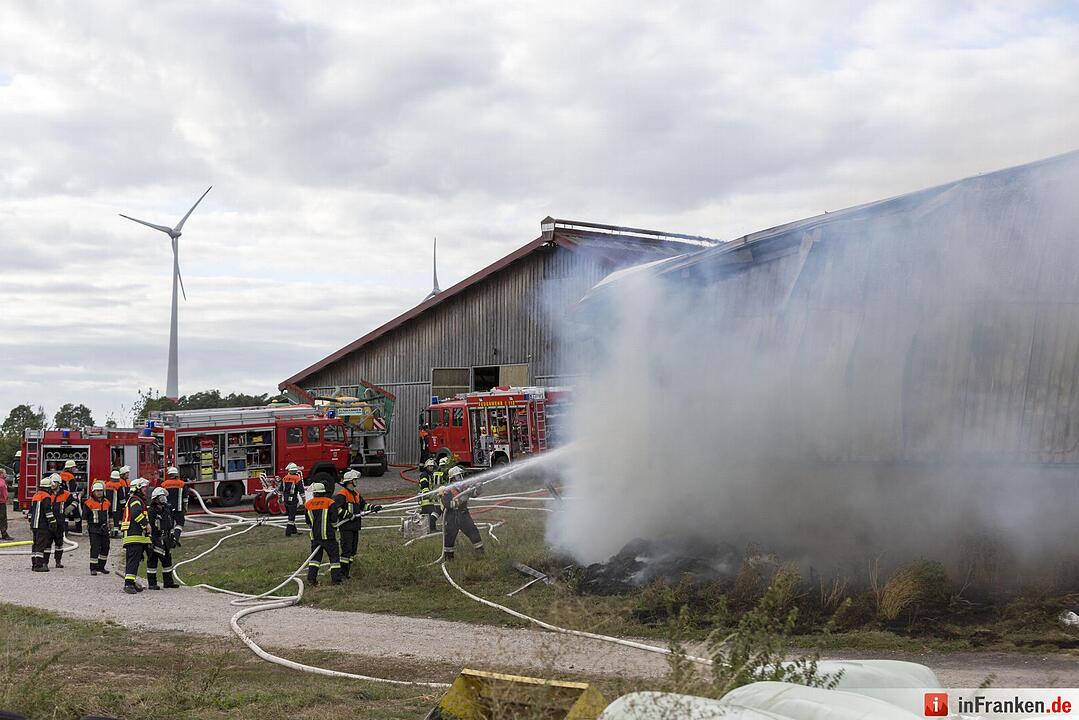 Grossbrand zerstoert Scheune in Puschendorf