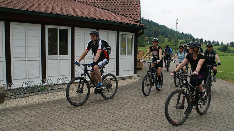Gut organisiert und angenommen waren die Rad-Touren des RSV beim Sport-Aktionstag dank Matin Weber (hier links), Timo Trunk und Judith Ullrich. Kinder wie Mountainbike-Cracks kamen auf ihre Kosten.