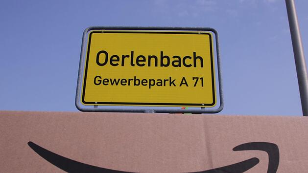 Der Versandhändler Amazon lässt im Gewerbepark an der A 71 ein Verteilzentrum errichten.Benedikt Borst