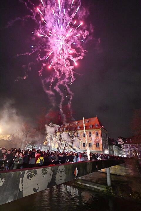 Impressionen von der Silvesternacht: So feierte Bamberg den Jahreswechsel