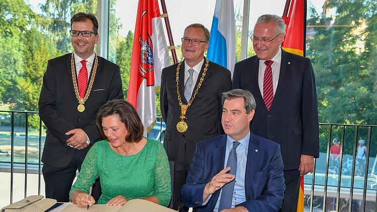 Festakt "100 Jahre Bamberger Verfassung" in der Konzert- und Kongresshalle am 24. Juli 2019. Foto: Ronald Rinklef