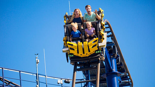 Das gro&szlig;e Rennen: Achterbahn im Legoland G&uuml;nzburg