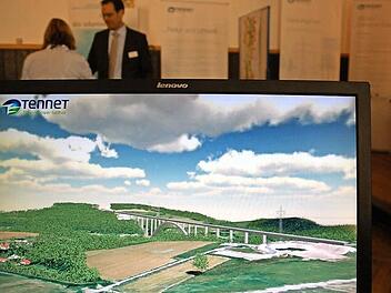 Eine dreidimensionale bewegte Computersimulation zeigt den Verlauf der Leitung in der Umgebung von Weißenbrunn mit dem Froschgrundsee bis etwa in den Bereich Fornbach und Gereuth.  Foto: Rainer Lutz