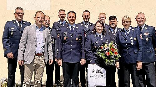 Mit Blumen wurde die neue Kommandantin Denise Gerstenberg im Amt willkommen geheißen.
