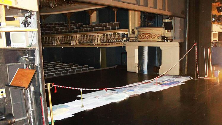 Nachdem Wasserschaden geht im Coburger Musentempel erst einmal gar nichts m ehr. Foto: Jochen Berger