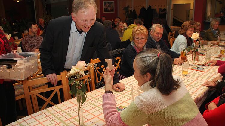 Günther Stenglein bei seiner Wahlveranstaltung in Willmersreuth. Foto: Jürgen Gärtner