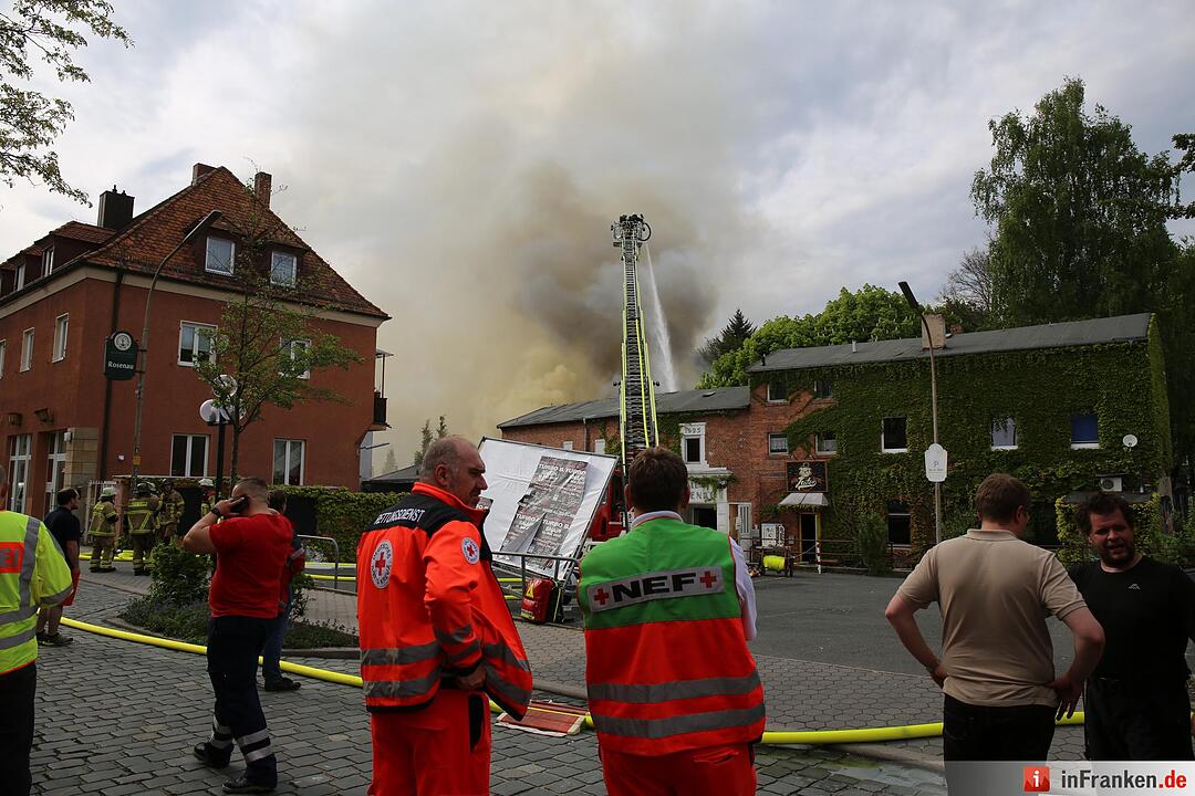Bayreuther Disco “Rosenau“ brennt – Stadt löst Katastrophenalarm aus