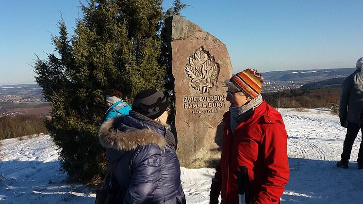 Die Wanderjahreröffnung des Zweigvereins findet traditionell am Dreikönigstag am Klubdenkmal auf dem Sodenberg statt.