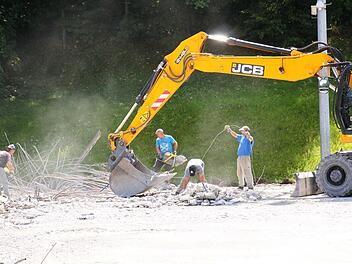 Die Eisbahn wird saniert. Foto: Jürgen Gärtner