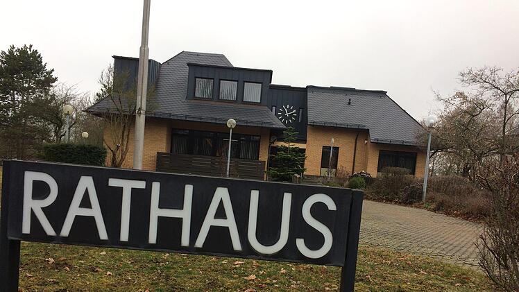 Wer sitzt hier künftig auf dem Chefsessel? In der Gemeinde Lautertal wird am 26. Mai ein neuer Bürgermeister gewählt. Foto: Oliver Schmidt
