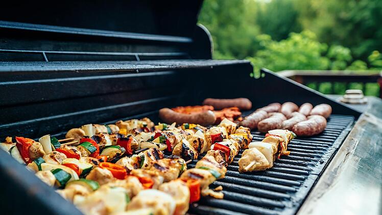 Für das Grillen wird auch das richtige Grill-Zubehör benötigt.