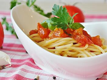 Gabel mit Spaghetti - bestimmte Zutaten ruinieren jede Tomatensauce