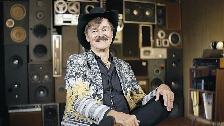 Randy Jones war Mitglied der Ur-Formation der Village People und war der Original-"Cowboy". In der Arte-Doku "Die Erfindung der Village People" berichtet er &uuml;ber die Entstehung der Band und ihres gr&ouml;&szlig;ten Hits "Y.M.C.A.".