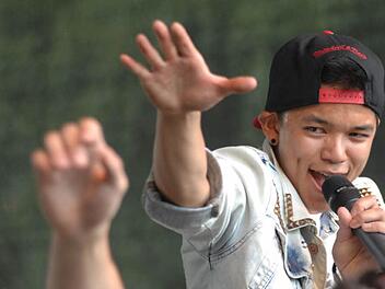 Der 23-jährige Trong Hieu Nguyen ist ein gebürtiger Bad Kissinger und will jetzt die Castingshow "Vietnam Idol" gewinnen.  Foto: Roland Pleier