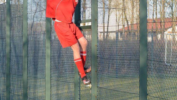 Selbst ist der Mann: Johannes Friedl von der U-19 der JFG Wern-Lauertal. Foto: ssp
