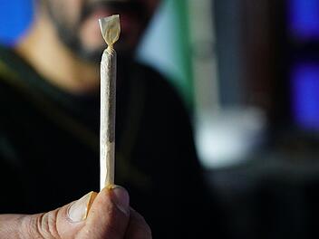 Cannabis-Konsum im Betrieb - ist das jetzt erlaubt?
