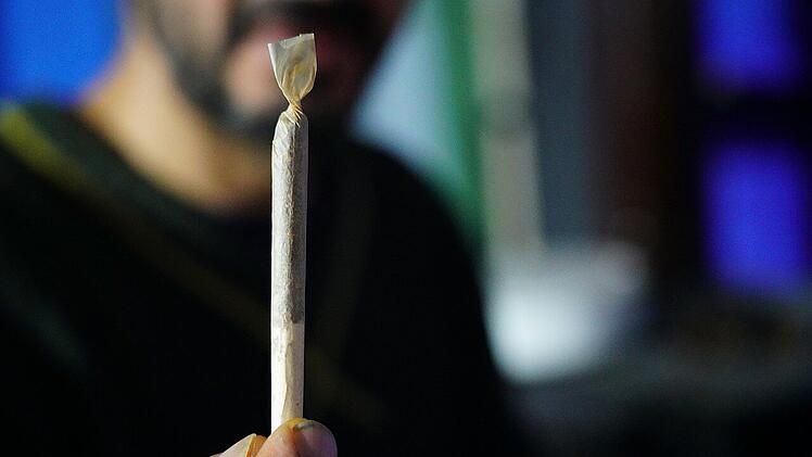 Cannabis-Konsum im Betrieb - ist das jetzt erlaubt?