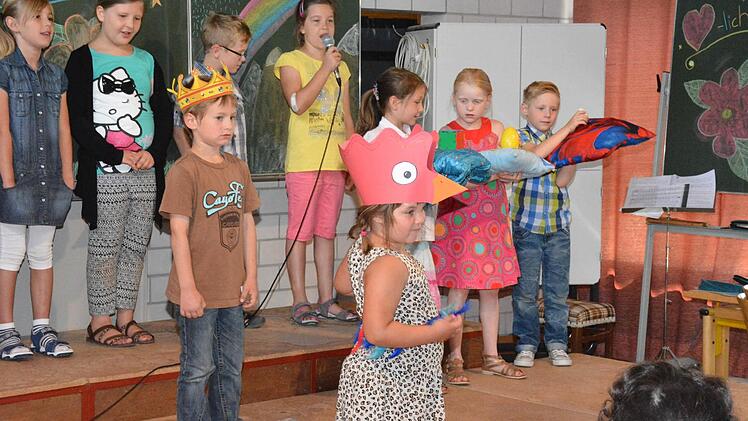 Das schönste Ei legten die "Hühner" beim Schulfest. Foto: Schmidt