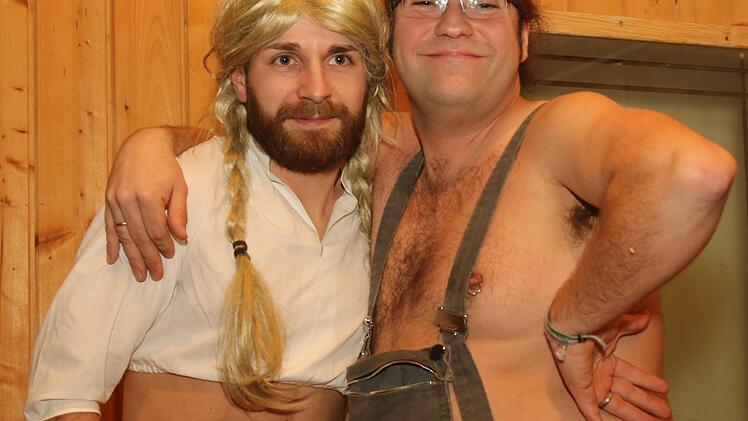 Das Männerballett bot  eine Spezial-Edition von "Bauer sucht Frau" den Narren aus nah und fern. Foto: Michael Stelzner