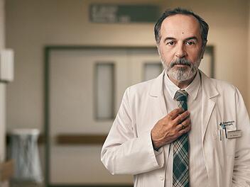 "Doktor Ballouz" mit Merab Ninidze in der Titelrolle geht mit der vierten Staffel zu Ende.