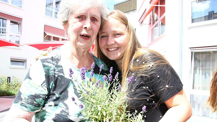 Impressionen vom Besuch der Realschüler im Kulmbacher Awo-Pflegeheim Am Rasen.Dagmar Besand